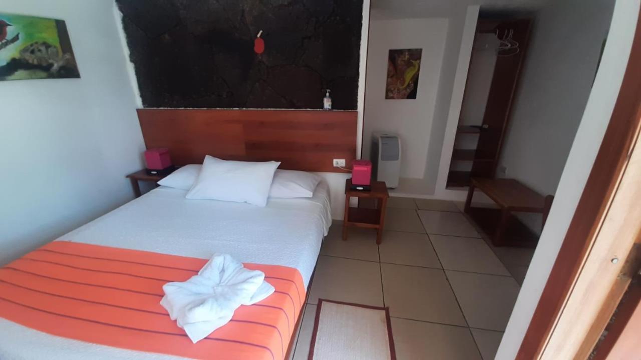 Hostal Tero Real Puerto Villamil Zewnętrze zdjęcie